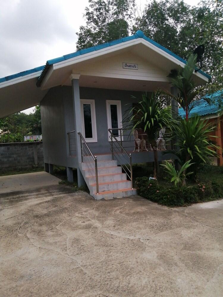 Oyo 75515 Sairung Farmstay Krabi Exterior photo